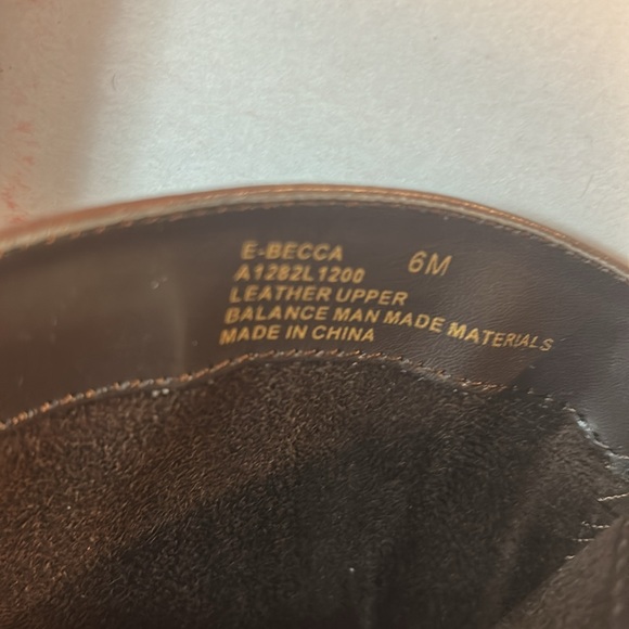 End of Season sale:
Etienne Aigner boots - Picture 4 of 7